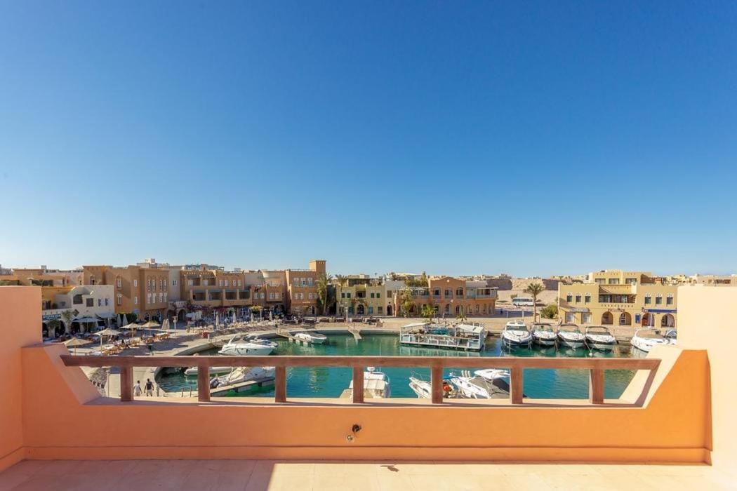 Abu-Tig Marina Apartment- El Gouna フルガダ エクステリア 写真